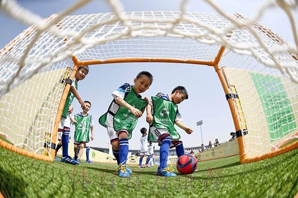 亚足联“欢乐足球·快乐家庭”草根足球日活动在京举行 亚足联“欢乐足球·快乐家庭”草根足球日活动在京举行